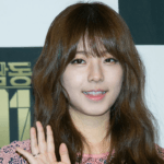 Singer-songwriter-Juniel