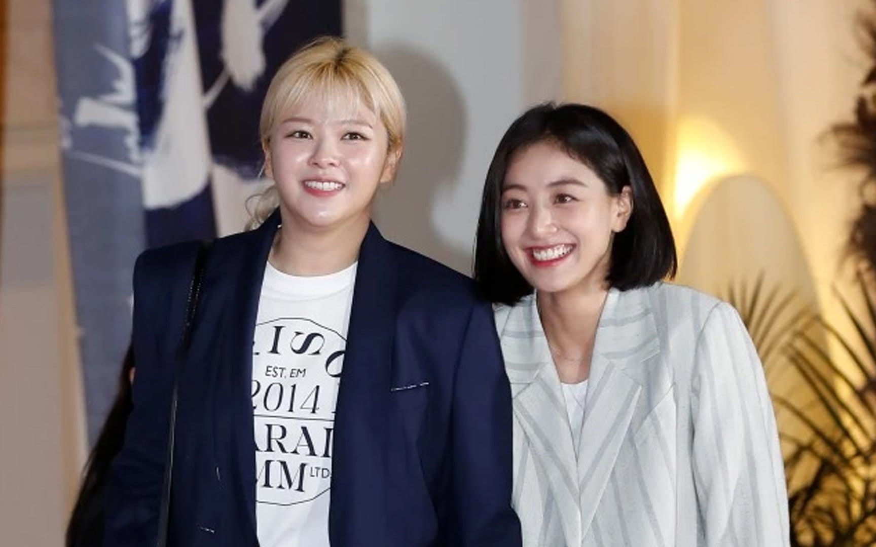 Jeongyeon and jihyo