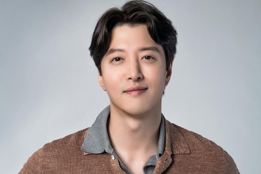 Actor Lee Dong Gun