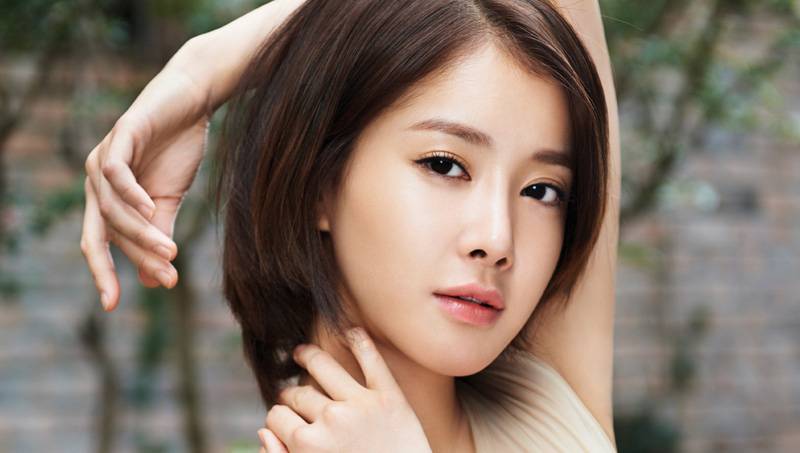 Actress Lee Si Young
